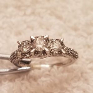 Women's Engagement Ring